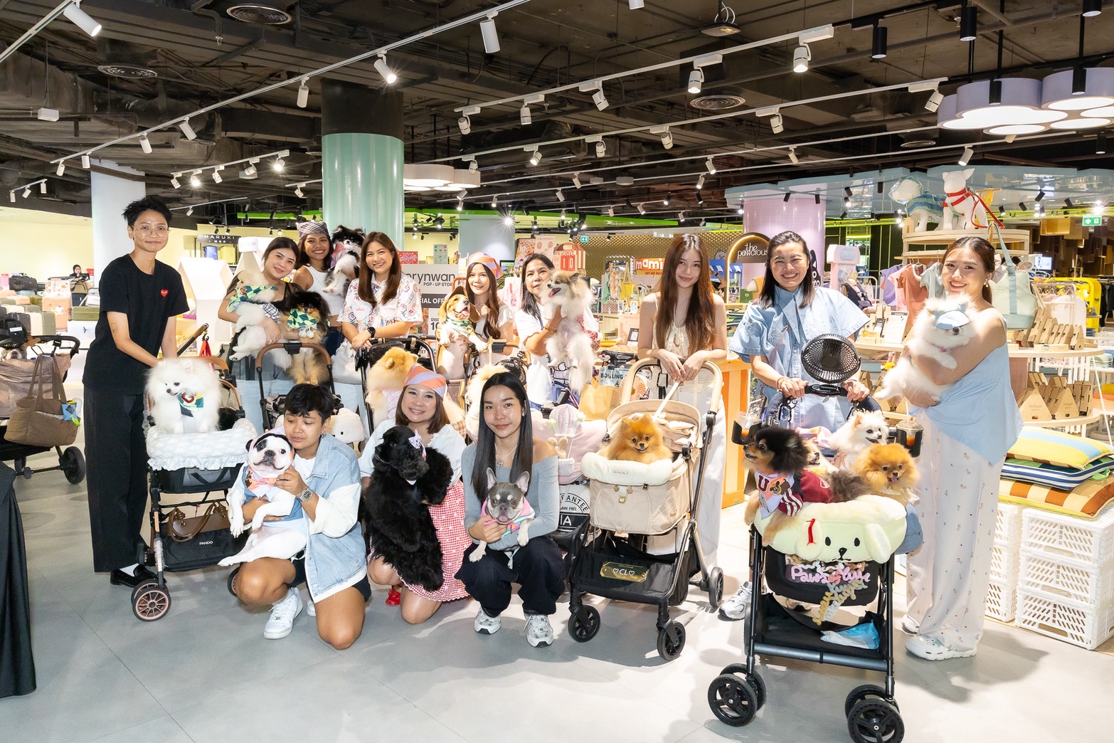 “PAW LAB สยามดิสคัฟเวอรี่” ชวนสร้างโมเมนต์ กับ “PRYNWAN POP-UP STORE” ครีเอตไอเท็มสุดน่ารักสำหรับคุณและสัตว์เลี้ยง
