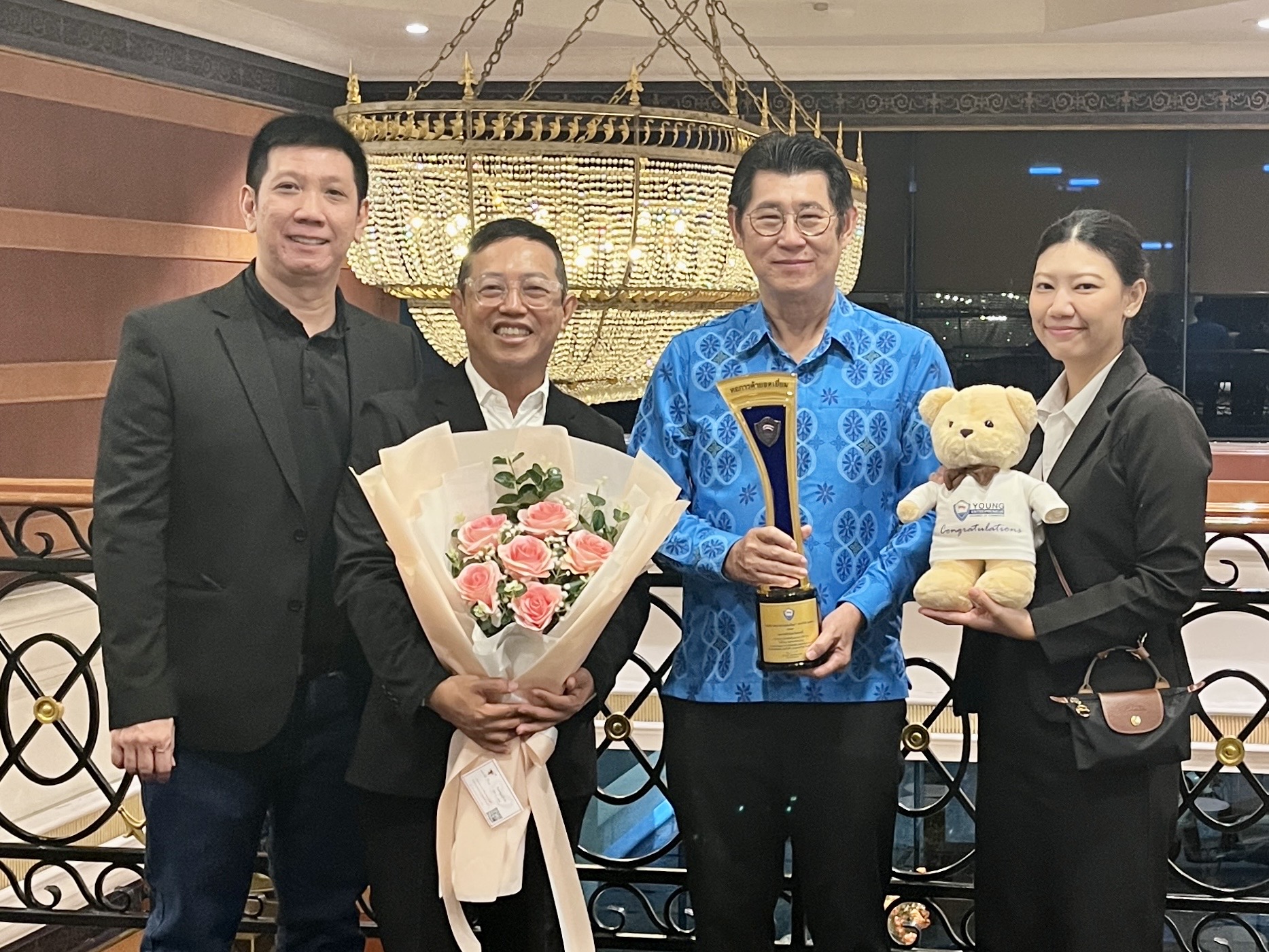 “เดอะเวย์ คอมมิวนิเคชั่น” แสดงความยินดี ประธานหอการค้ากระบี่ รับรางวัล “หอการค้ายอดเยี่ยม 2568”