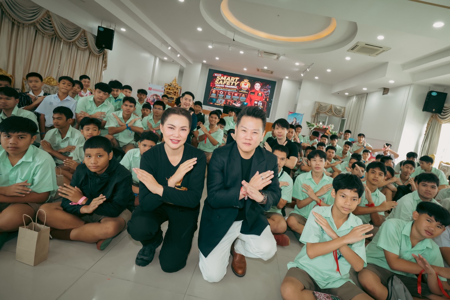 เสริมภูมิคุ้มกันเยาวชนไทยห่างไกลมิจ...ทรู ร่วมเสริมเกราะ Cyber Safety ให้เยาวชนไทยในโครงการ Smart Safety Youth Training หนุน มูลนิธิองค์กรทำดี เดินหน้าสู่สังคมดิจิทัลอย่างปลอดภัย